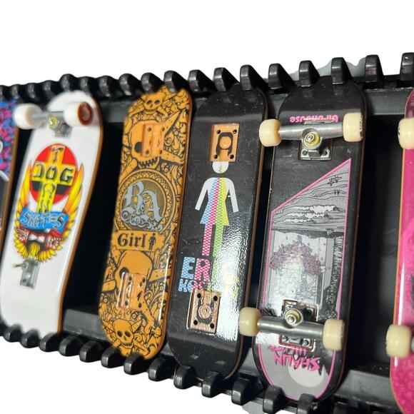 Tech Deck Fingerboards Lot (12) + Carrying Case 2003 Spin Master Vintage Set